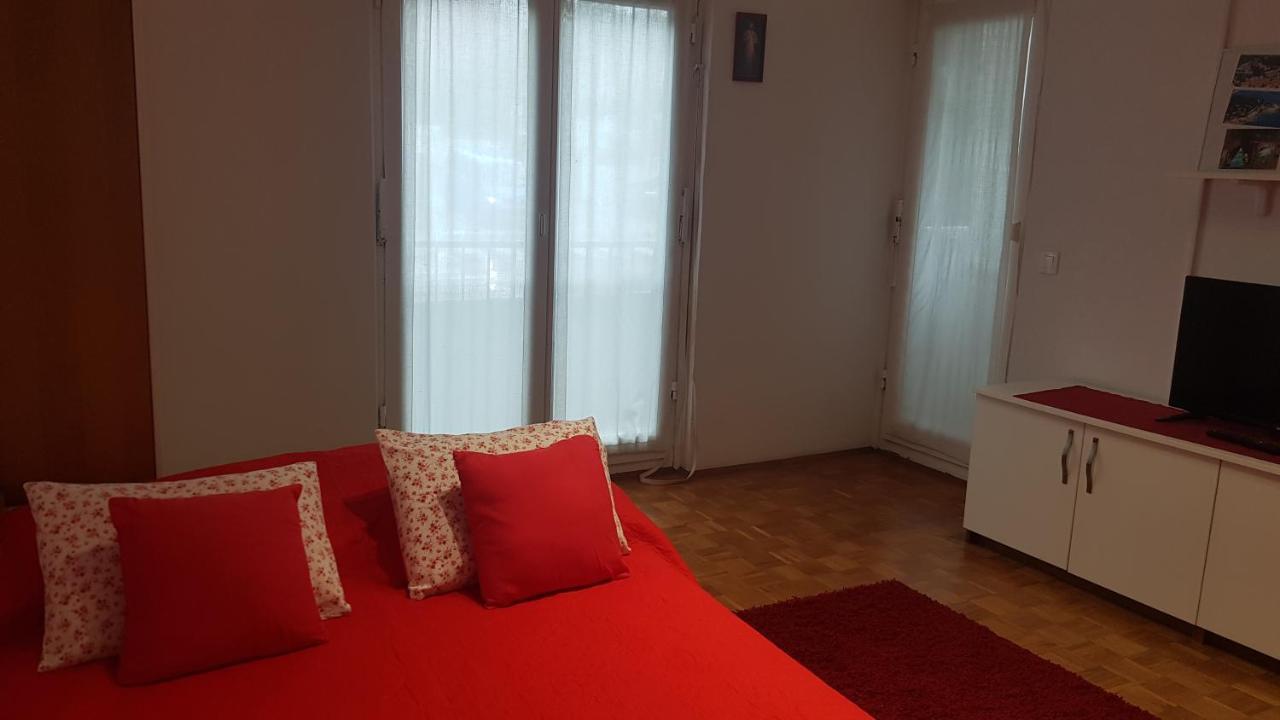 Apartment Jadranka พูลา ภายนอก รูปภาพ